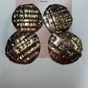 Elegant Gold Textured Earrings